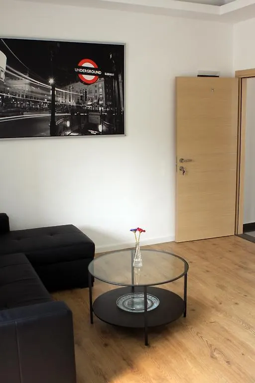 Daniel'S High Quality Apartments 海法 0*,